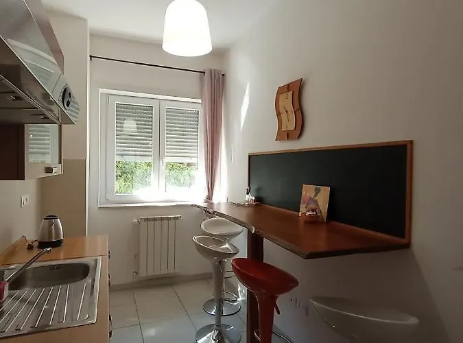 Maison G Appartement LʼAquila